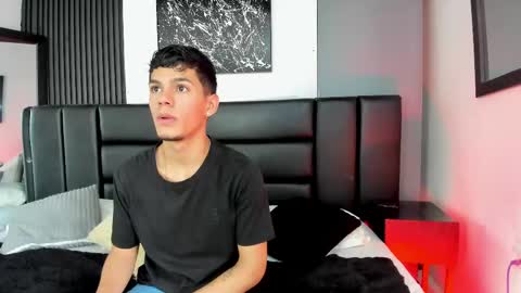 Snapshot of duolust chatting on 28, 9, 2025 Thomas and Noah online show from 28, 9, 2025