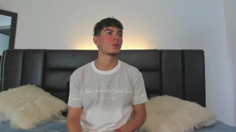 Snapshot of duolust chatting on 21, 4, 2026 Thomas and Noah online show from 21, 4, 2026