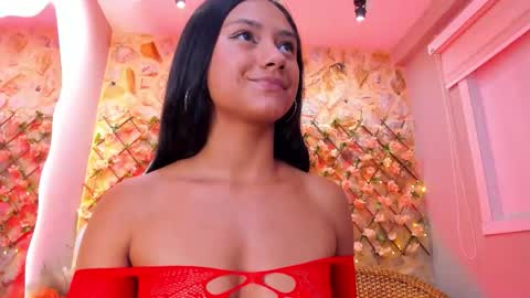 Snapshot of duskybeautyy chatting on 13, 12, 2025 duskybeautyy online show from 13, 12, 2025