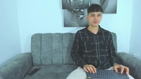 Snapshot of dust_couple chatting on 12, 2, 2026 Nicolle y Julian online show from 12, 2, 2026