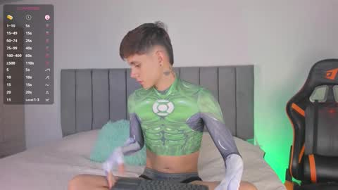 Snapshot of dustinlevine chatting on 18, 12, 2025 Dustin Levy online show from 18, 12, 2025