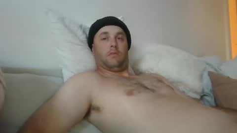 Snapshot of dustyroy09 chatting on 25, 3, 2026 dustyroy09 online show from 25, 3, 2026