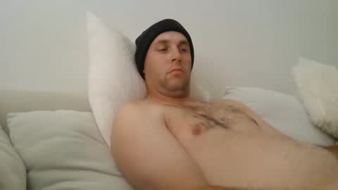 Snapshot of dustyroy09 chatting on 23, 4, 2026 dustyroy09 online show from 23, 4, 2026