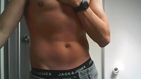 Snapshot of dutchtommy28 chatting on 27, 4, 2026 Tommy online show from 27, 4, 2026