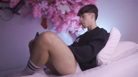 Snapshot of dwayne_xx chatting on 27, 12, 2024 Dwayne xx online show from 27, 12, 2024