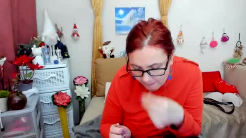 Snapshot of dyannelovee chatting on 12, 1, 2025 Dyanne online show from 12, 1, 2025