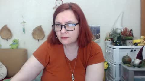 Snapshot of dyannelovee chatting on 12, 3, 2025 Dyanne online show from 12, 3, 2025