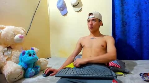 Snapshot of dylan_navas chatting on 2, 11, 2025 dylan_navas online show from 2, 11, 2025