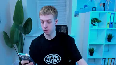 Snapshot of dylan_norton chatting on 19, 3, 2026 Dylan online show from 19, 3, 2026