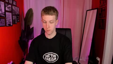 Snapshot of dylan_norton chatting on 14, 4, 2026 Dylan online show from 14, 4, 2026