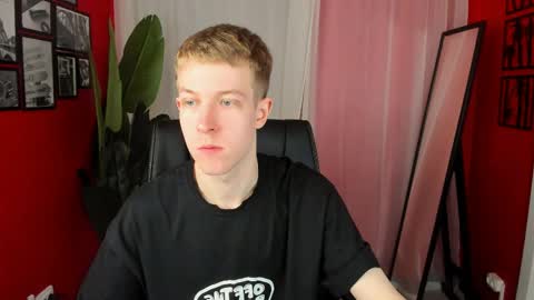 Snapshot of dylan_norton chatting on 21, 4, 2026 Dylan online show from 21, 4, 2026