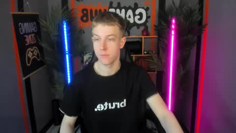Snapshot of dylan_norton chatting on 18, 5, 2026 Dylan online show from 18, 5, 2026