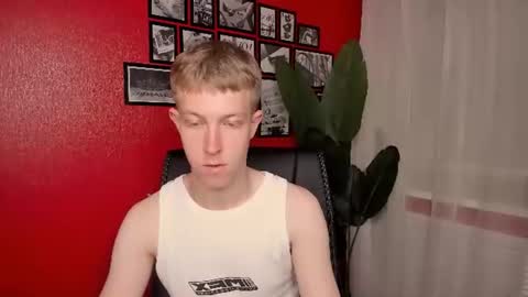 Snapshot of dylan_norton chatting on 7, 7, 2026 Dylan online show from 7, 7, 2026
