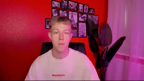 Snapshot of dylan_norton chatting on 16, 7, 2026 Dylan online show from 16, 7, 2026