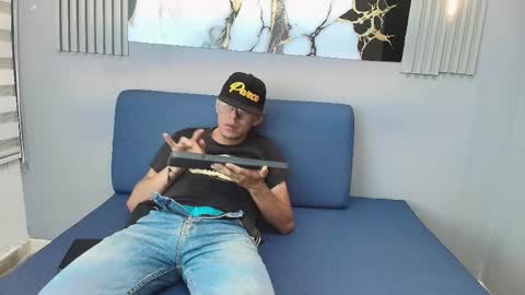 Snapshot of dylan_scott21 chatting on 21, 10, 2025 DYLAN online show from 21, 10, 2025