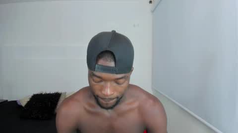 Snapshot of dylantaylor_1 chatting on 12, 1, 2025 Dylan Taylor online show from 12, 1, 2025