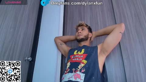 Snapshot of dylanxfun chatting on 4, 11, 2025 dylanxfun online show from 4, 11, 2025