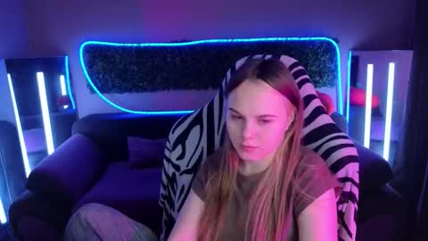 Snapshot of dyna_bae chatting on 19, 11, 2025 Dyna online show from 19, 11, 2025