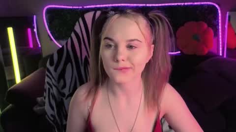 Snapshot of dyna_bae chatting on 25, 11, 2025 Dyna online show from 25, 11, 2025