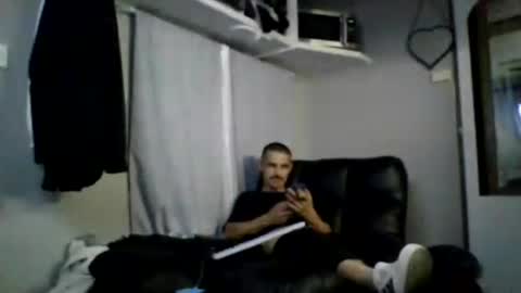 Snapshot of dzznutzz9 chatting on 8, 7, 2026 dzznutzz9 online show from 8, 7, 2026