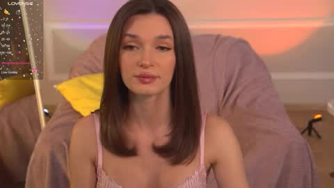 Snapshot of e_vvv_a chatting on 3, 12, 2025 Eva online show from 3, 12, 2025