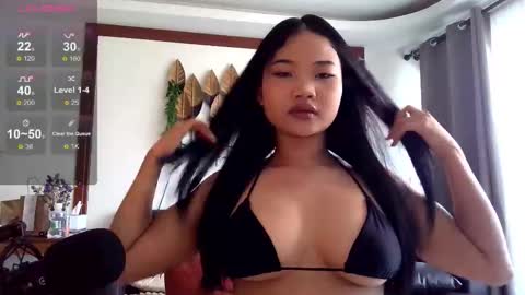 Snapshot of earny_baby chatting on 23, 9, 2025 earny_baby online show from 23, 9, 2025