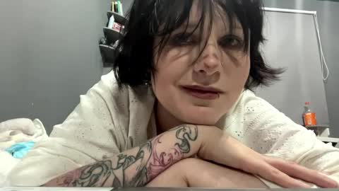 Snapshot of earthascritchfield chatting on 19, 4, 2026 Rina online show from 19, 4, 2026