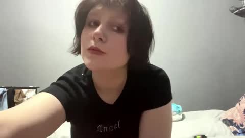 Snapshot of earthascritchfield chatting on 28, 4, 2026 Rina online show from 28, 4, 2026