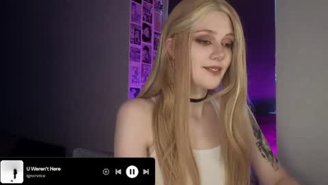 Snapshot of easy_izzy chatting on 24, 7, 2026 Madame online show from 24, 7, 2026