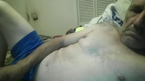 Snapshot of easye4015 chatting on 14, 4, 2026 Easye online show from 14, 4, 2026