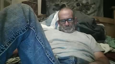 Snapshot of easye4015 chatting on 20, 4, 2026 Easye online show from 20, 4, 2026