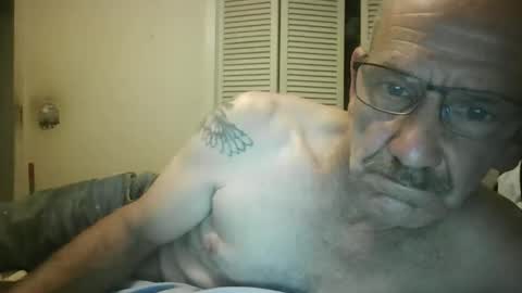 Snapshot of easye4015 chatting on 27, 4, 2026 Easye online show from 27, 4, 2026