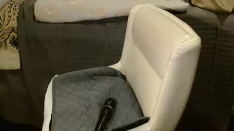 Six online show from 7, 2, 2025