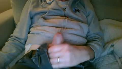 Snapshot of eatmycashew chatting on 6, 10, 2025 eatmycashew online show from 6, 10, 2025