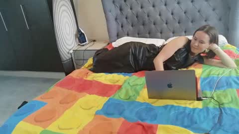 Snapshot of eatmypie69 chatting on 13, 4, 2026 Nadia Ferreira online show from 13, 4, 2026