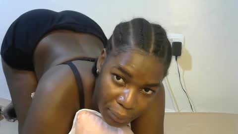 Snapshot of ebbonydream chatting on 14, 5, 2026 ebbonydream online show from 14, 5, 2026