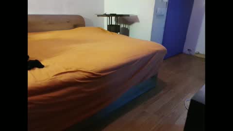 shy yoong cross online show from 14, 2, 2025