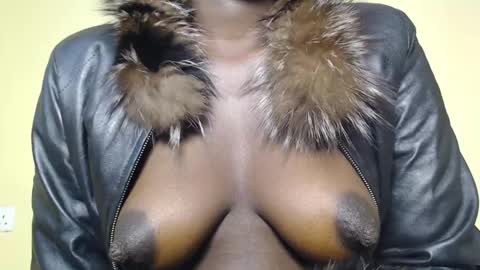 Snapshot of ebony_choco2 chatting on 15, 1, 2025 ebony choco2 online show from 15, 1, 2025