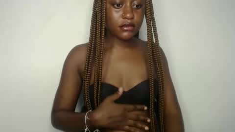 Snapshot of ebony_fatass chatting on 8, 9, 2025 Ella online show from 8, 9, 2025
