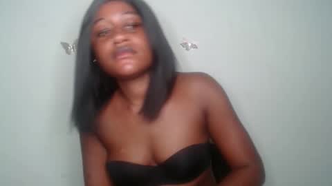Snapshot of ebony_fatass chatting on 1, 10, 2025 Ella online show from 1, 10, 2025