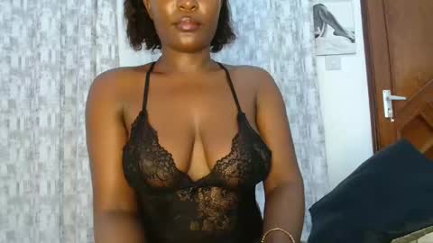 Snapshot of ebony_ghoddes chatting on 1, 12, 2025 ebony online show from 1, 12, 2025