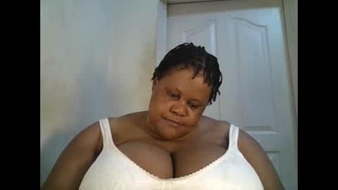 ebony_magixs online show from 12, 10, 2025