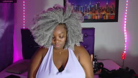 Snapshot of ebony_neighbormoans chatting on 22, 4, 2026 LINA online show from 22, 4, 2026