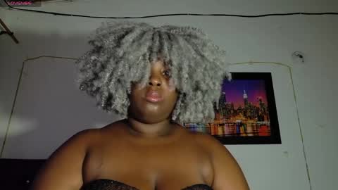 Snapshot of ebony_neighbormoans chatting on 13, 5, 2026 LINA online show from 13, 5, 2026