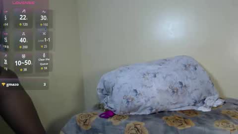 Snapshot of ebony_petite01 chatting on 19, 10, 2025 EBONY PETITE online show from 19, 10, 2025