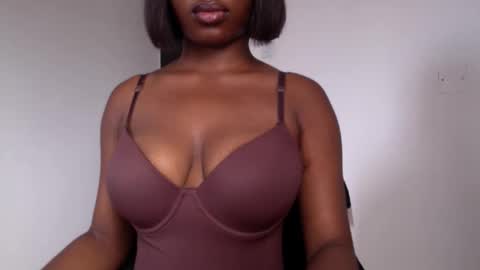 Snapshot of ebony_pussy98 chatting on 19, 3, 2026 delilah online show from 19, 3, 2026