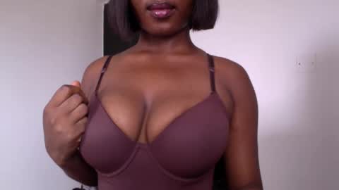 Snapshot of ebony_pussy98 chatting on 20, 3, 2026 delilah online show from 20, 3, 2026