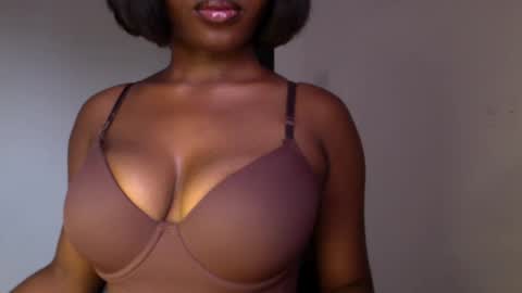 Snapshot of ebony_pussy98 chatting on 9, 4, 2026 delilah online show from 9, 4, 2026