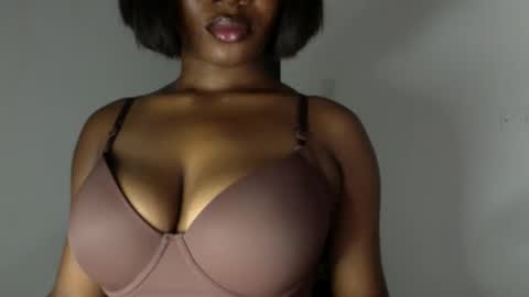 Snapshot of ebony_pussy98 chatting on 20, 4, 2026 delilah online show from 20, 4, 2026