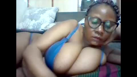 Snapshot of ebonybussy chatting on 1, 3, 2025 MAMITO online show from 1, 3, 2025